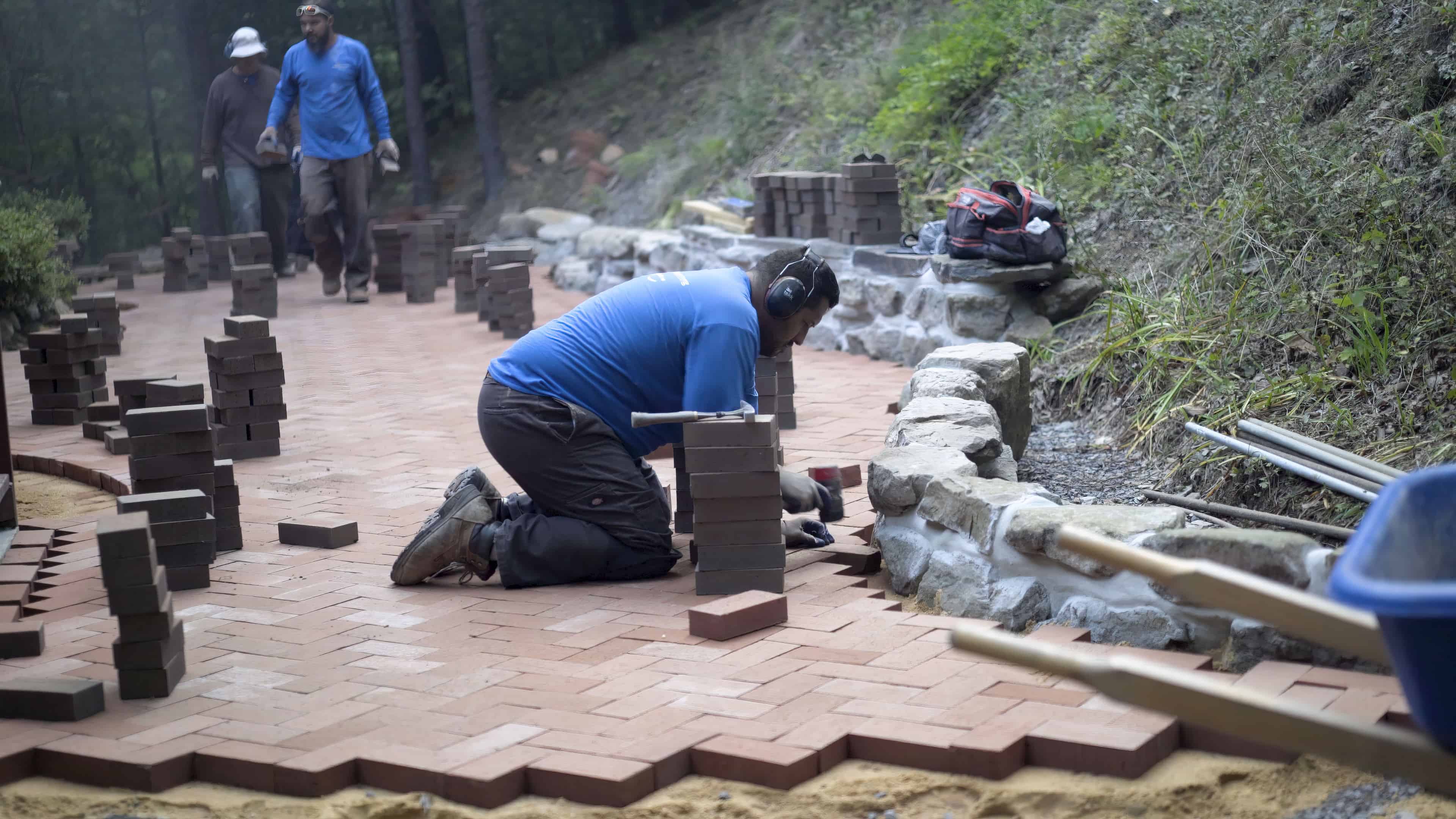 Hardscaping (Patios & Walkways) image